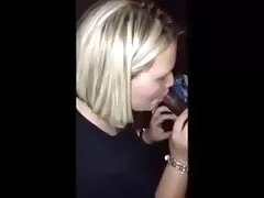 سگ فیلم سکس سه مرد یک زن ماده داغ روی جوجه و دیک می پرد