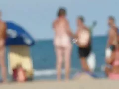 عوضی Busty مشاعره بزرگ و فیلم سکسی مرد سیاه زن سفید شیرین نشان می دهد