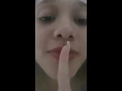مادر دست به بوق زد و پسر خودش فیلم سکسی یک زن با چند مرد را زیر دوش گرفت