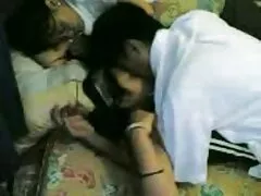 جوجه های معمولی با رئیس رابطه برقرار می کنند فیلم سکس مرد با حیوان