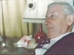 دو دختر یک مرد فقیر را با یک دیک بزرگ چاقو زدند فیلم سیکس زن و مرد