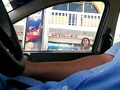 یک پسر داشت و در ماشین سرد لعنتی فیلم سکس سه مرد با یک زن به الاغ داد